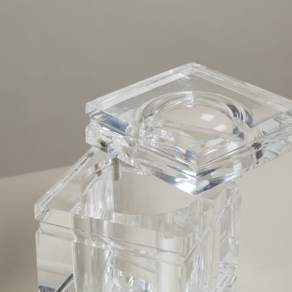 Lucite Ice Bucket with Incised Detail, 1970s In Good Condition For Sale In London, GB