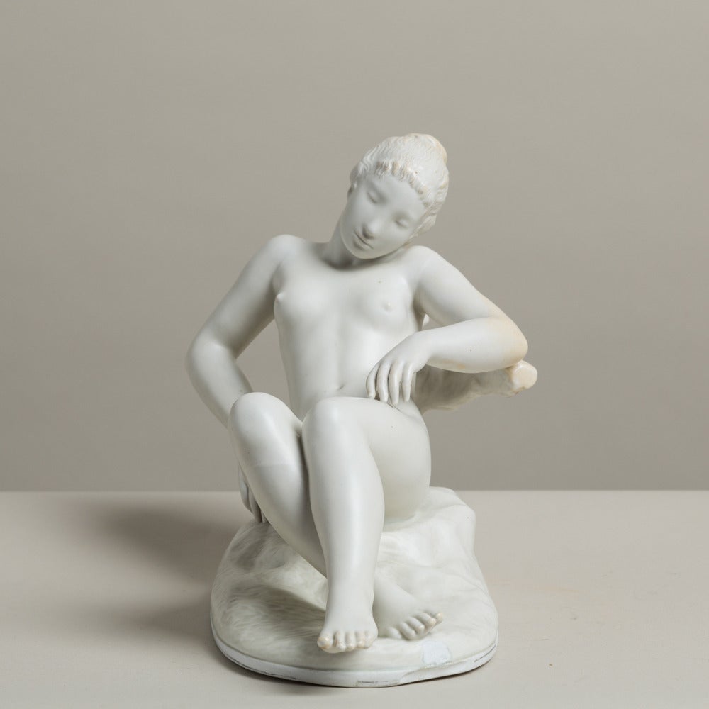 20th Century Danish Gerhard Henning Alabaster Figure In Excellent Condition For Sale In London, GB