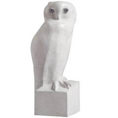 Sculpture en blanc patiné d'un hibou de Christian Maas