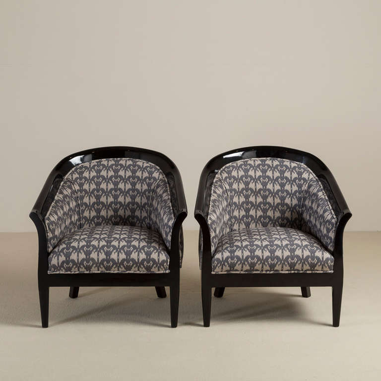 Pair of Black Lacquered Upholstered Tub Chairs, 1950s In Excellent Condition In London, GB