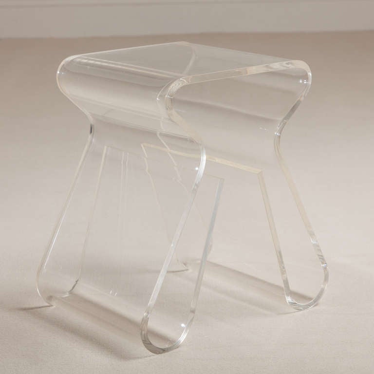 A Pair of Biomorphic Lucite Stools 1970s In Excellent Condition In London, GB