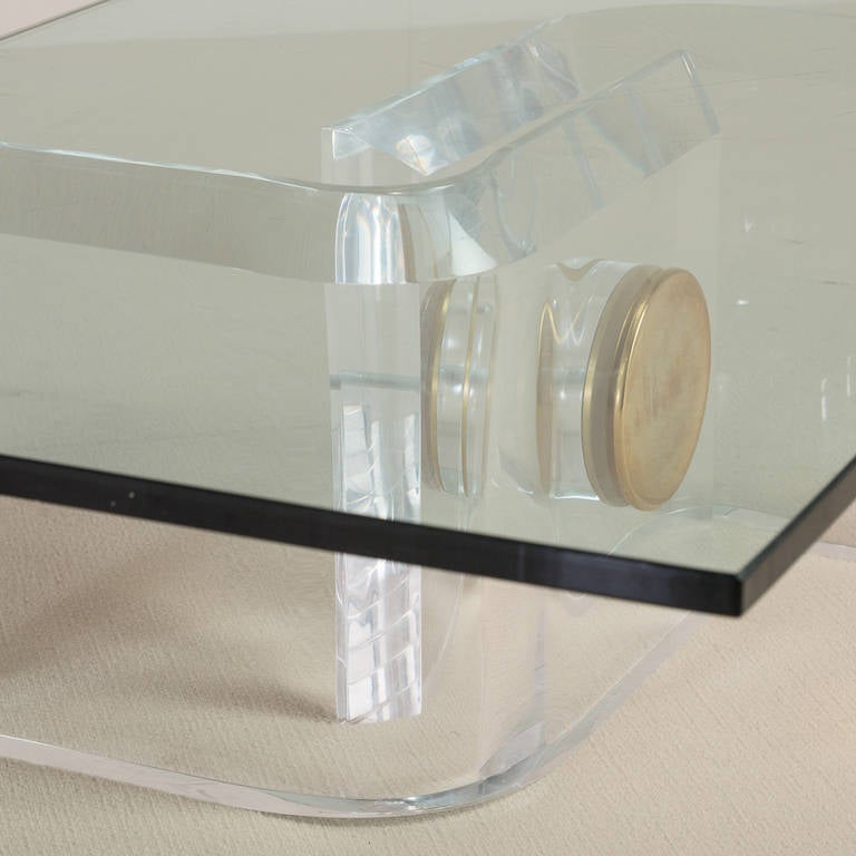 Heavy Lucite and Brass Bolt Detail Coffee Table, 1970s In Good Condition For Sale In London, GB