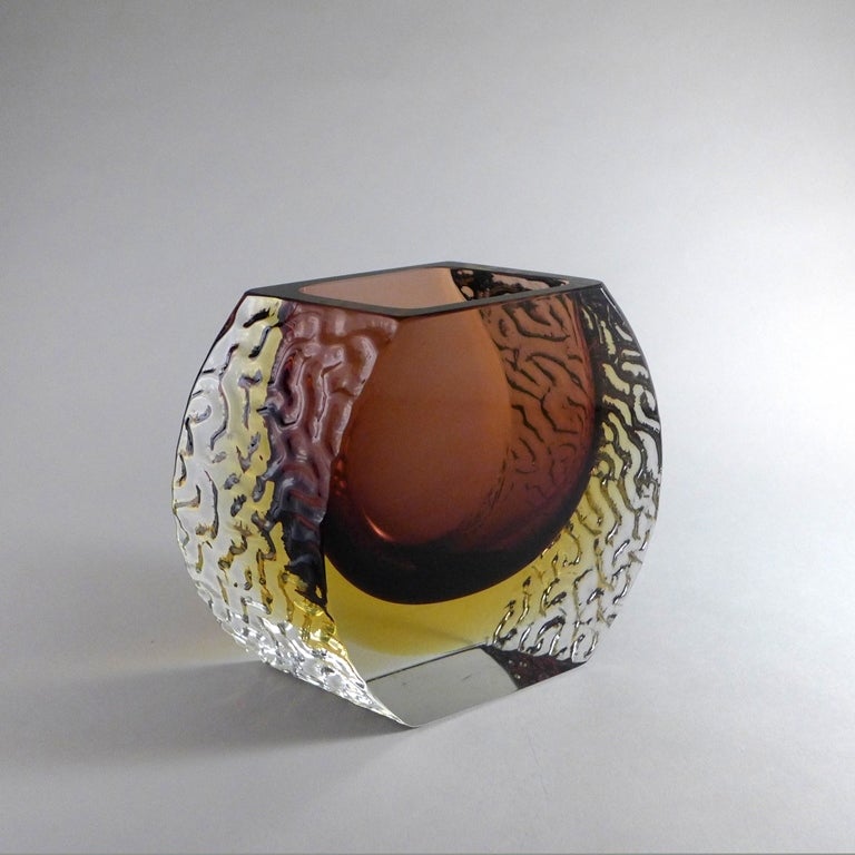 Large Mandruzzato designed Murano Sommerso glass vase with a plum and gold centre cased in a clear glass relief detail.