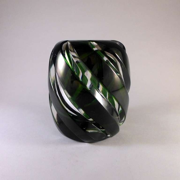 A German Green and Clear Fused Glass Vase By Peill Stamped In Excellent Condition In London, GB