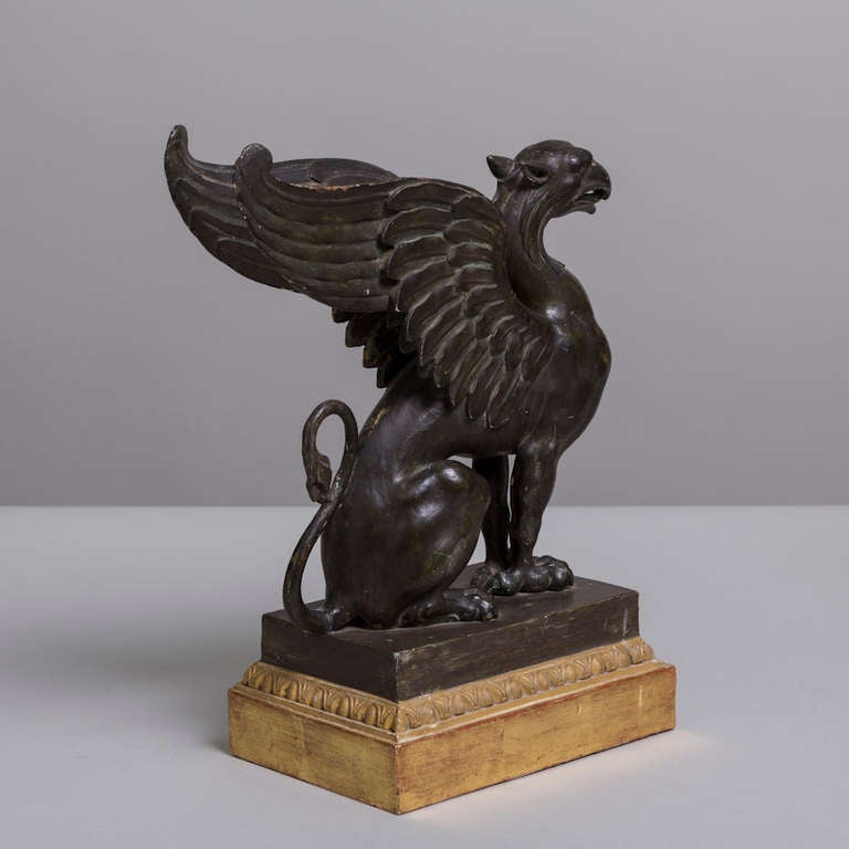 A Pair of Carved Wood Griffins c. 1800 In Excellent Condition In London, GB