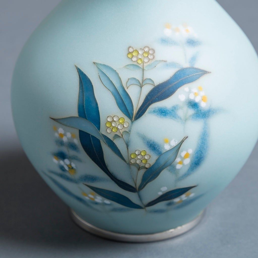 Japanese Cloisonné Enamel Vase by Tamura, circa 1960 In Excellent Condition For Sale In London, GB
