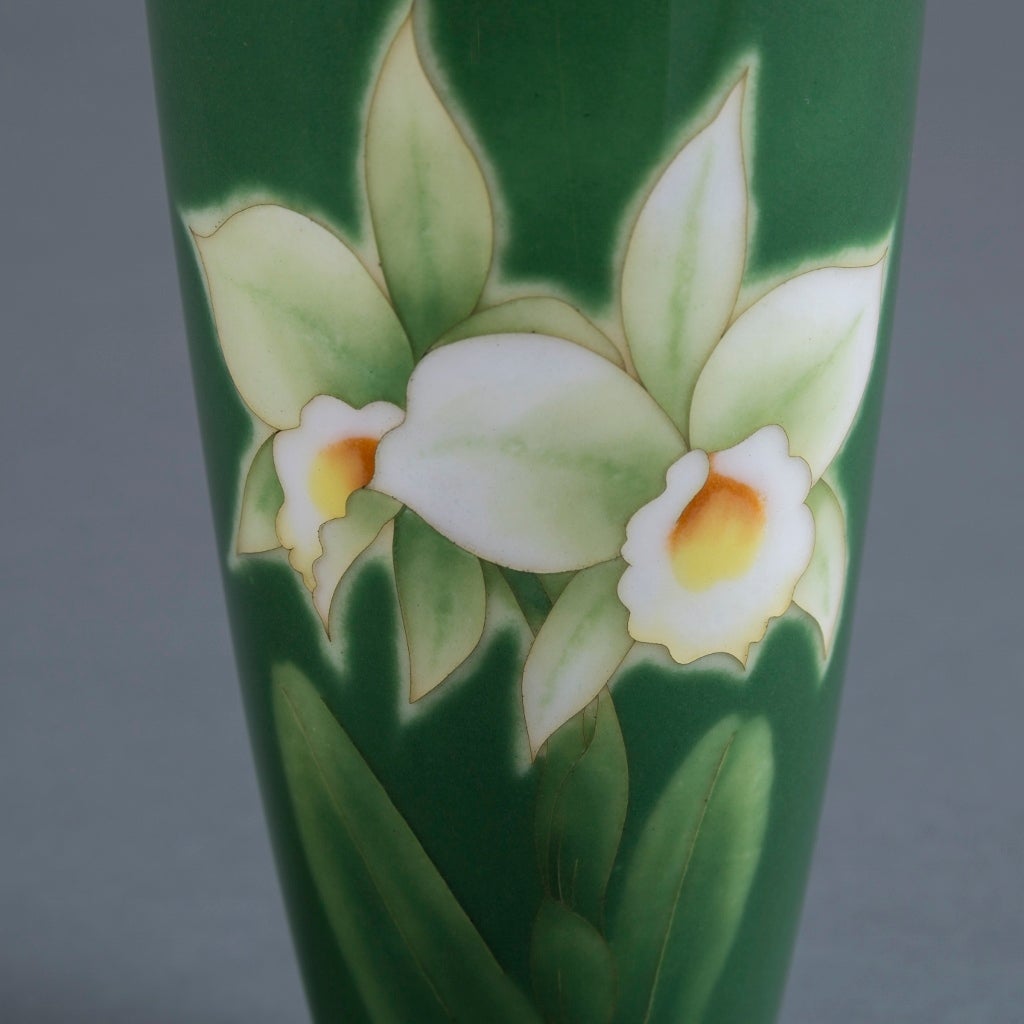 Japanese Cloisonné Enamel Vase by Ando, circa 1960 In Excellent Condition For Sale In London, GB