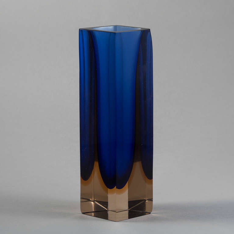 A Medium Blue Diamond Vase In Excellent Condition In London, GB