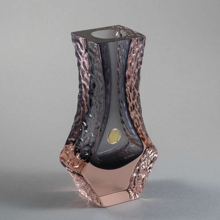 Rose and Charcoal Mandruzzato Glass Vase In Excellent Condition For Sale In London, GB