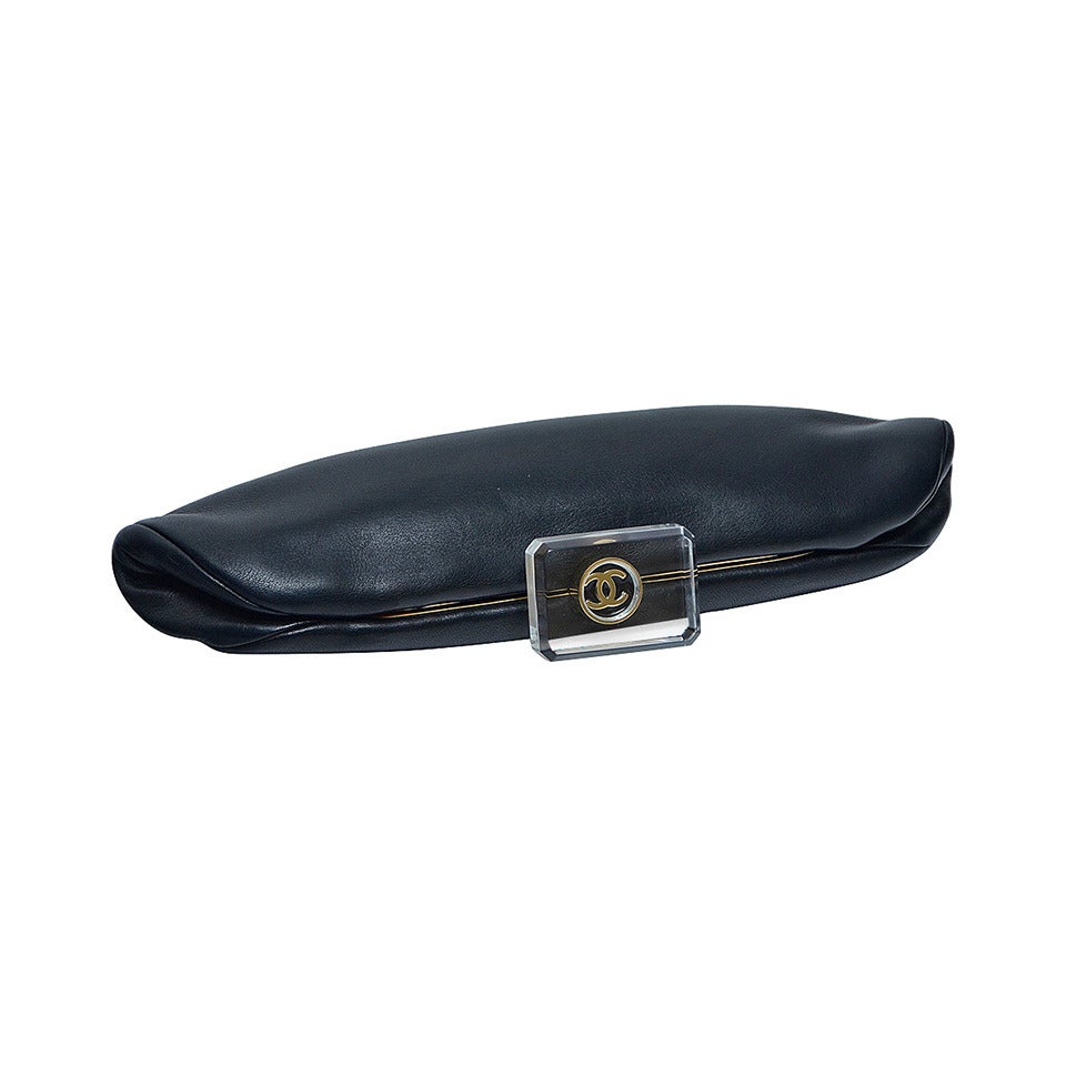 CHANEL "LIPS" Rare Collectible Clutch  Mint