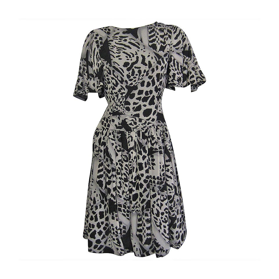 PAULINE TRIGERE Graphic Print Dress with Flutter Sleeve Detail For Sale