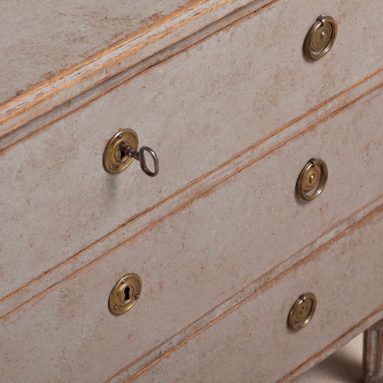 A Small Gustavian Swedish Three Drawer Commode In Good Condition In London, GB