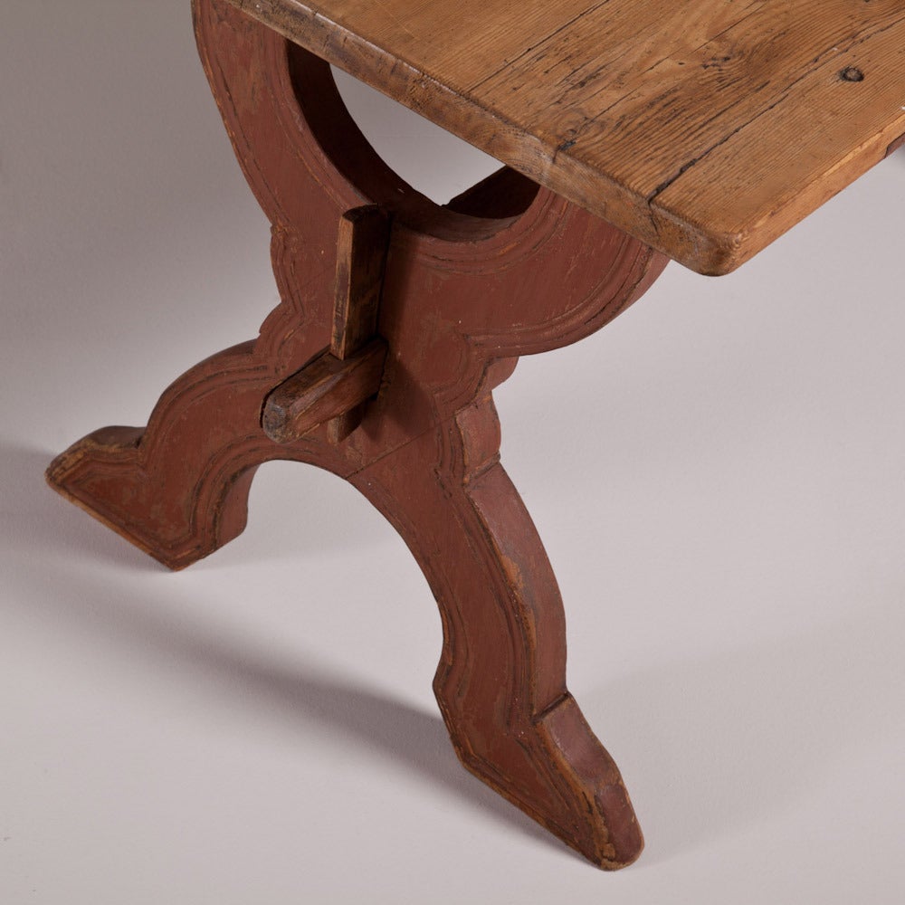 An 18th century Swedish Baroque Centre Table In Excellent Condition For Sale In London, GB