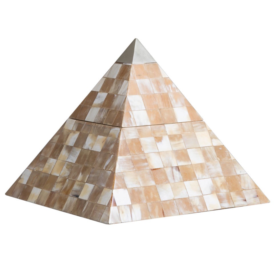 Maitland-Smith Tessellated Horn Lidded Pyramid Box, 1980s