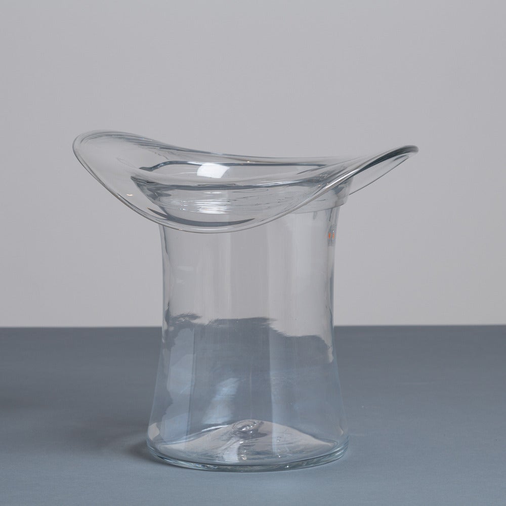 A Blenko glass top hat ice bucket, USA, 1980s, stamped

NB: These items are subject to a further discount over and above the trade when exported outside the EU of 10%.