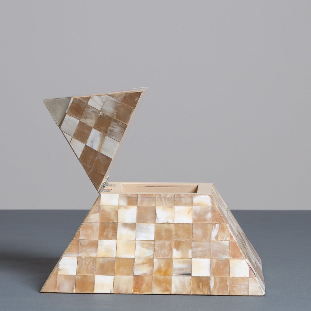 British Maitland-Smith Tessellated Horn Lidded Pyramid Box, 1980s