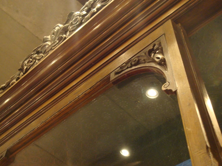 Large Ornate Mahogany Display Case In Good Condition For Sale In New York, NY