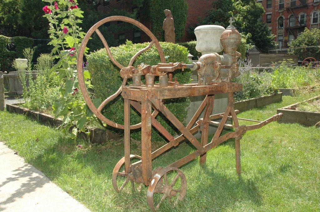 French 19th Century Vineyard Pump For Sale 3