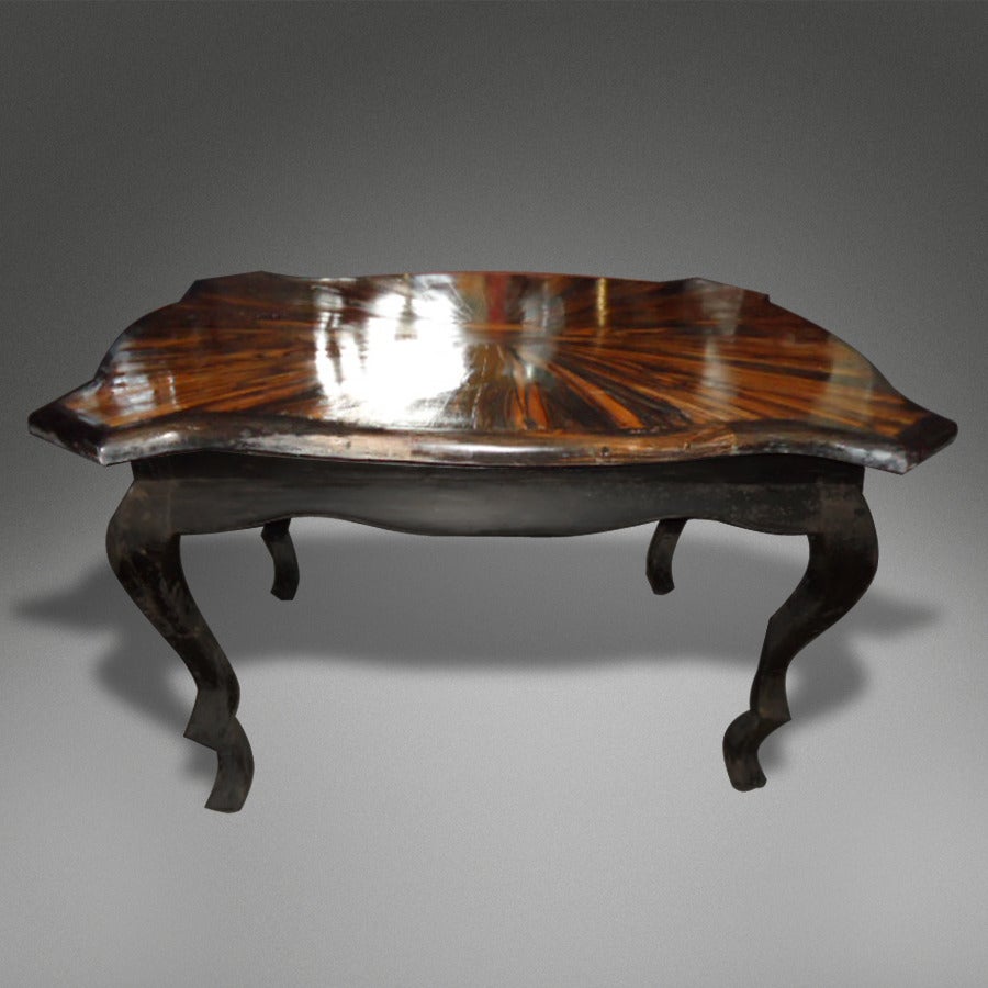 Unusual Anglo-Ceylonese Macassar Ebony and Black Ebony Center Table In Good Condition For Sale In London, GB
