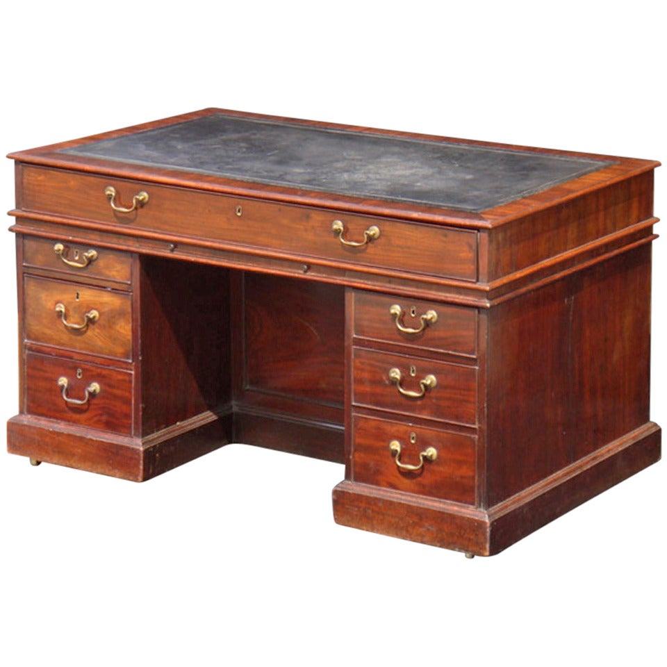 Fine English Mid-18th Century Pedestal Desk in Best Cuban Mahogany For Sale