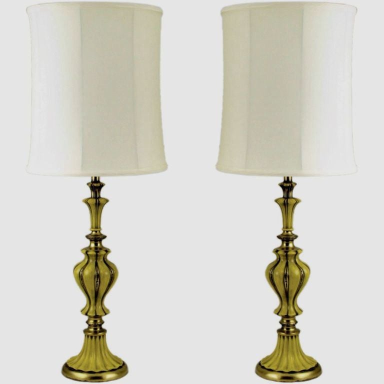 Paire de lampes de bureau Rembrandt en laiton et jaune safran vieilli en vente 2