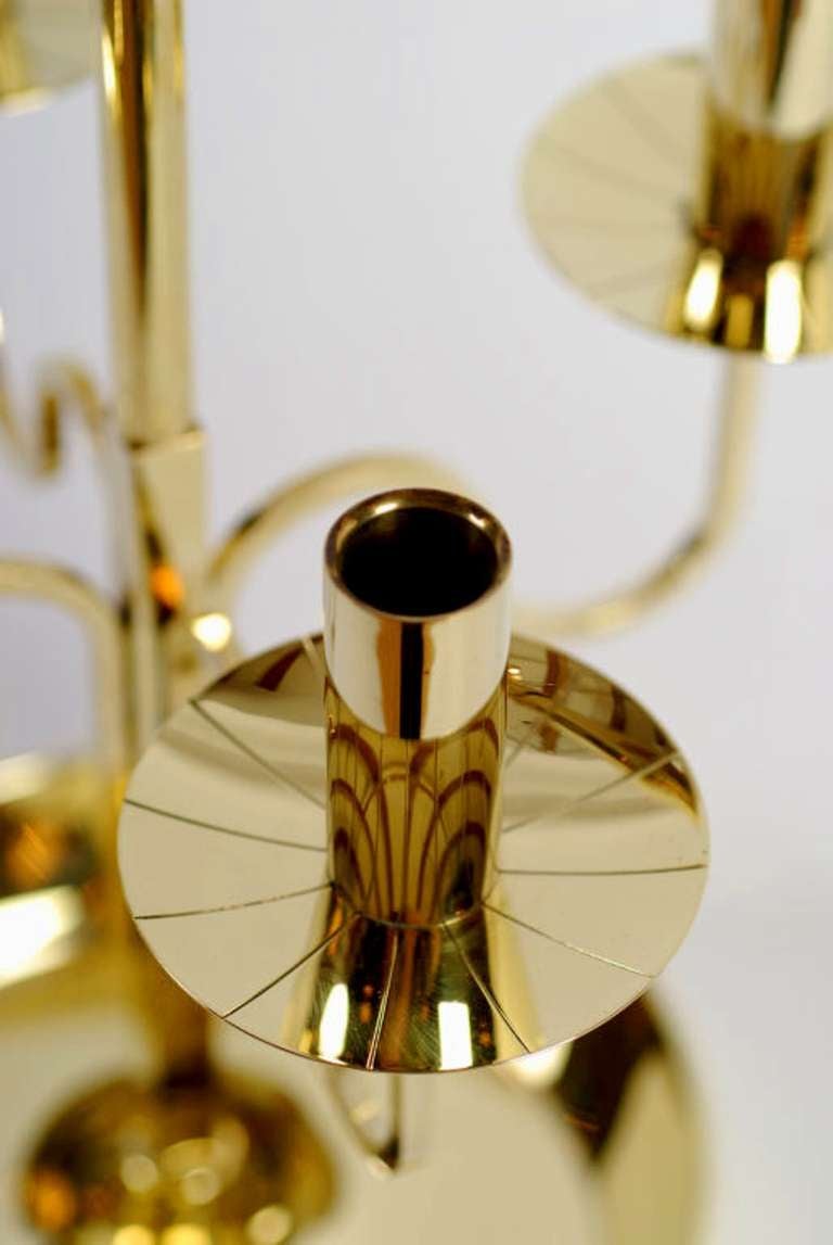 Alto due metri e mezzo, questo maestoso candelabro a quattro bracci è uno dei progetti più grandi di Parzinger per Dorlyn. Misure: 30