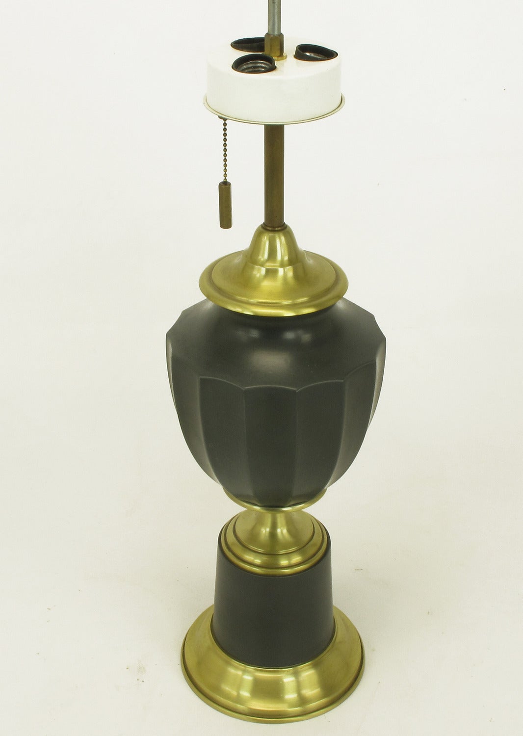 Pair of Lightolier Neoclassical Brass and Darkest Green Urn Form Table Lamps In Good Condition For Sale In Chicago, IL