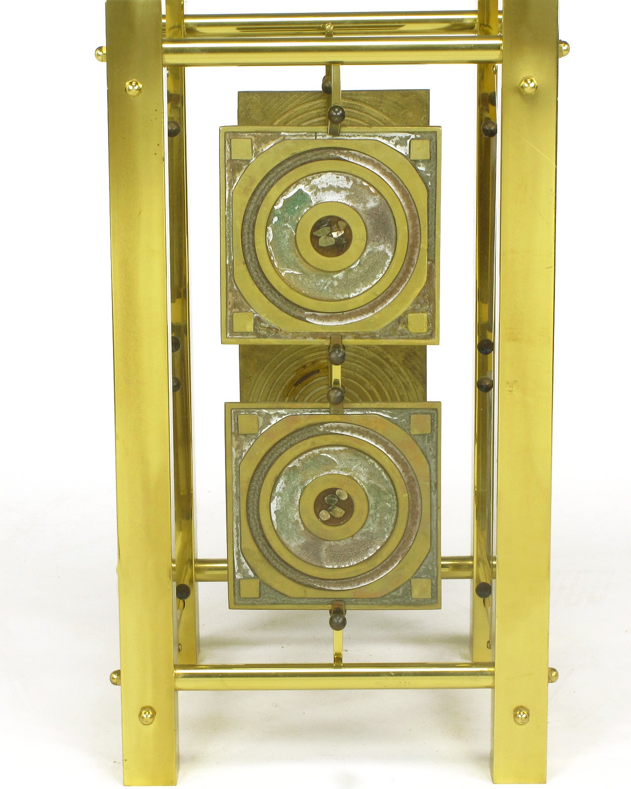 Table d'appoint de studio postmoderne en laiton émaillé en vente 2
