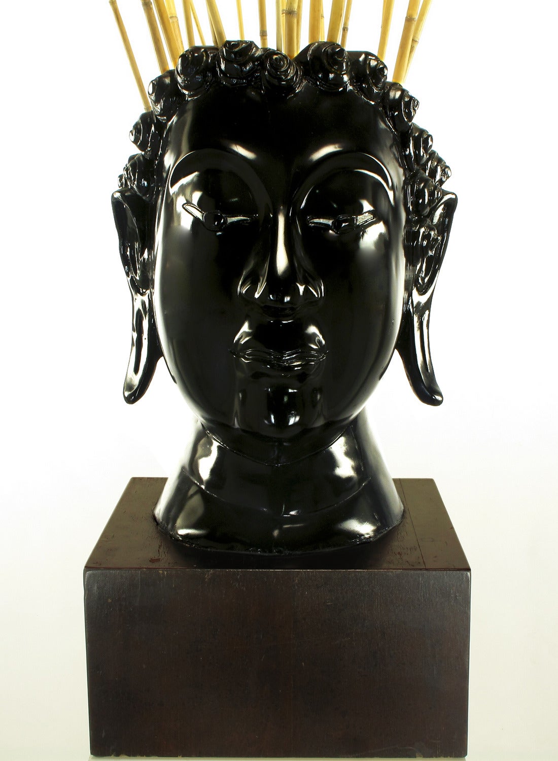 Buddha-Form Mahogany and Black Lacquer Sculpture on White Lucite Pedestal For Sale 1