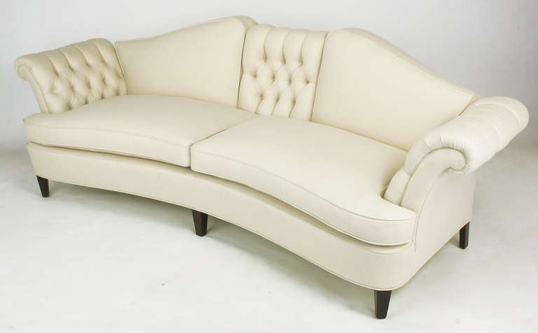 1940s Button-Tufted Winter White Wool Curved Sofa In Excellent Condition In Chicago, IL