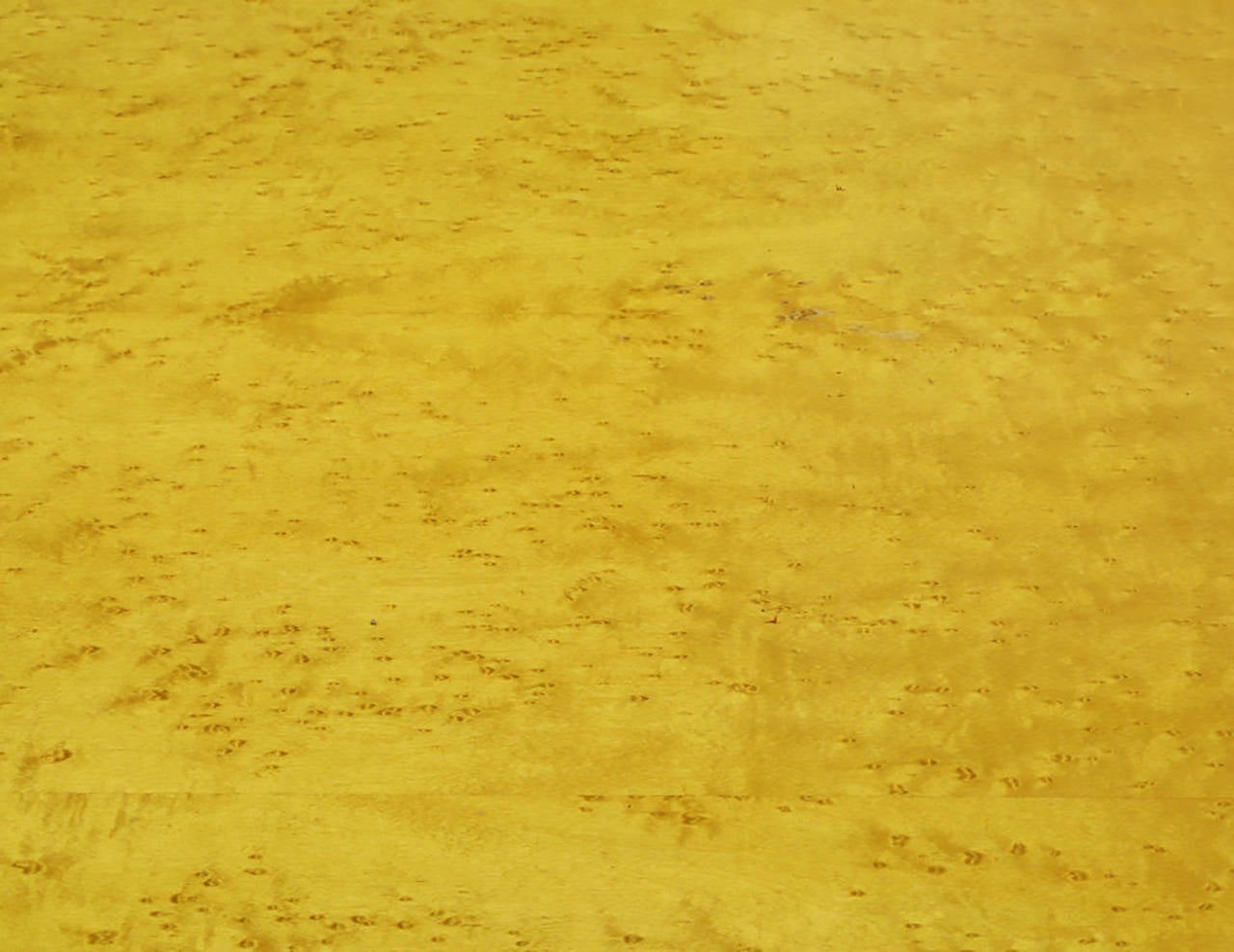 Table à écrire Pierre Paulin en érable et marqueterie de noyer à œil d'oiseau en vente 2