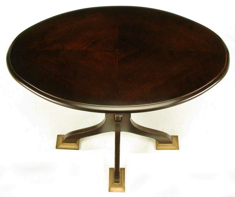 Table de centre ovale en cerisier et parqueterie de bronze Art Nouveau Bon état - En vente à Chicago, IL