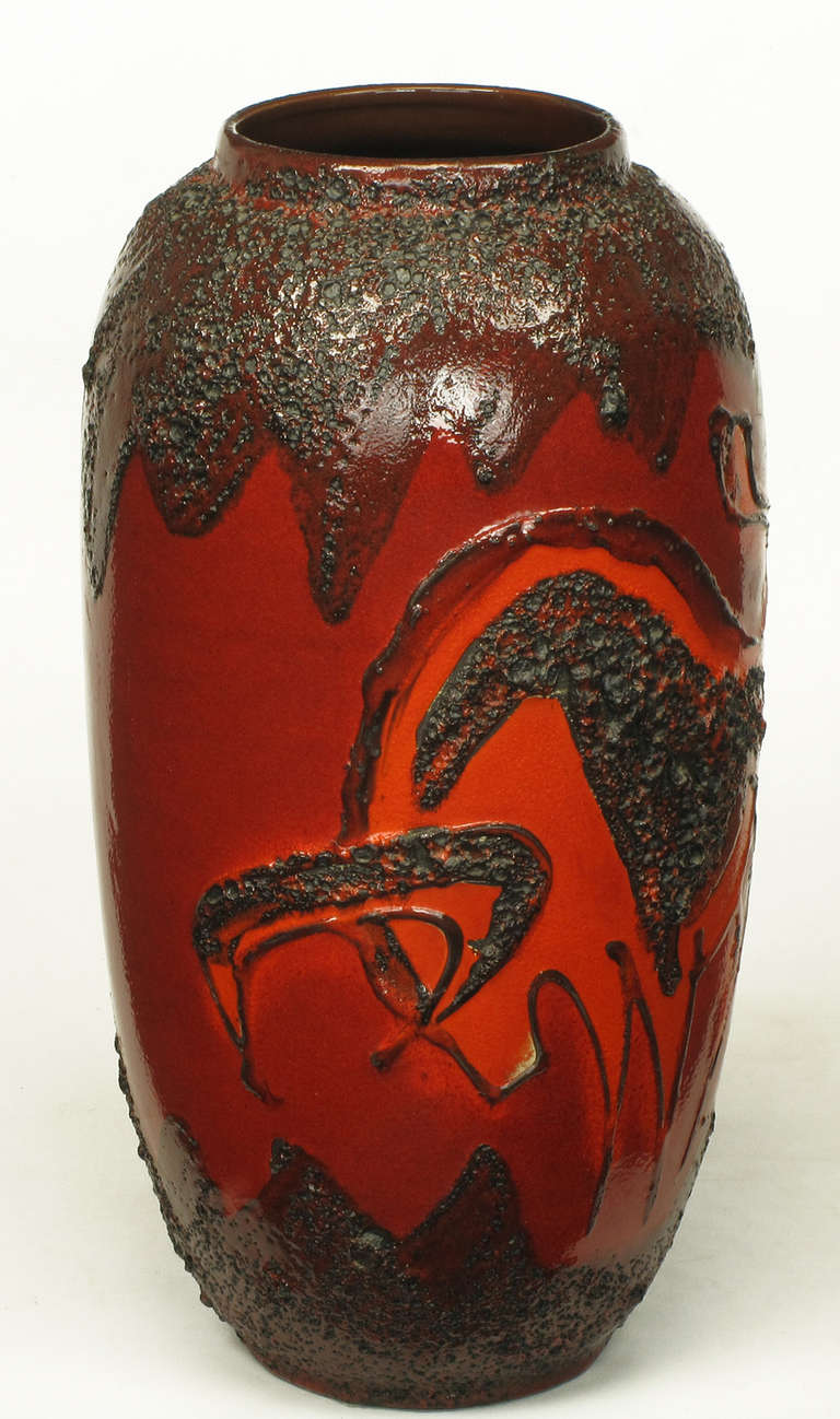 Scheruich Keramik, große Lavaglasur-Vase mit Stier- und Vulkanmotiven im Zustand „Gut“ im Angebot in Chicago, IL