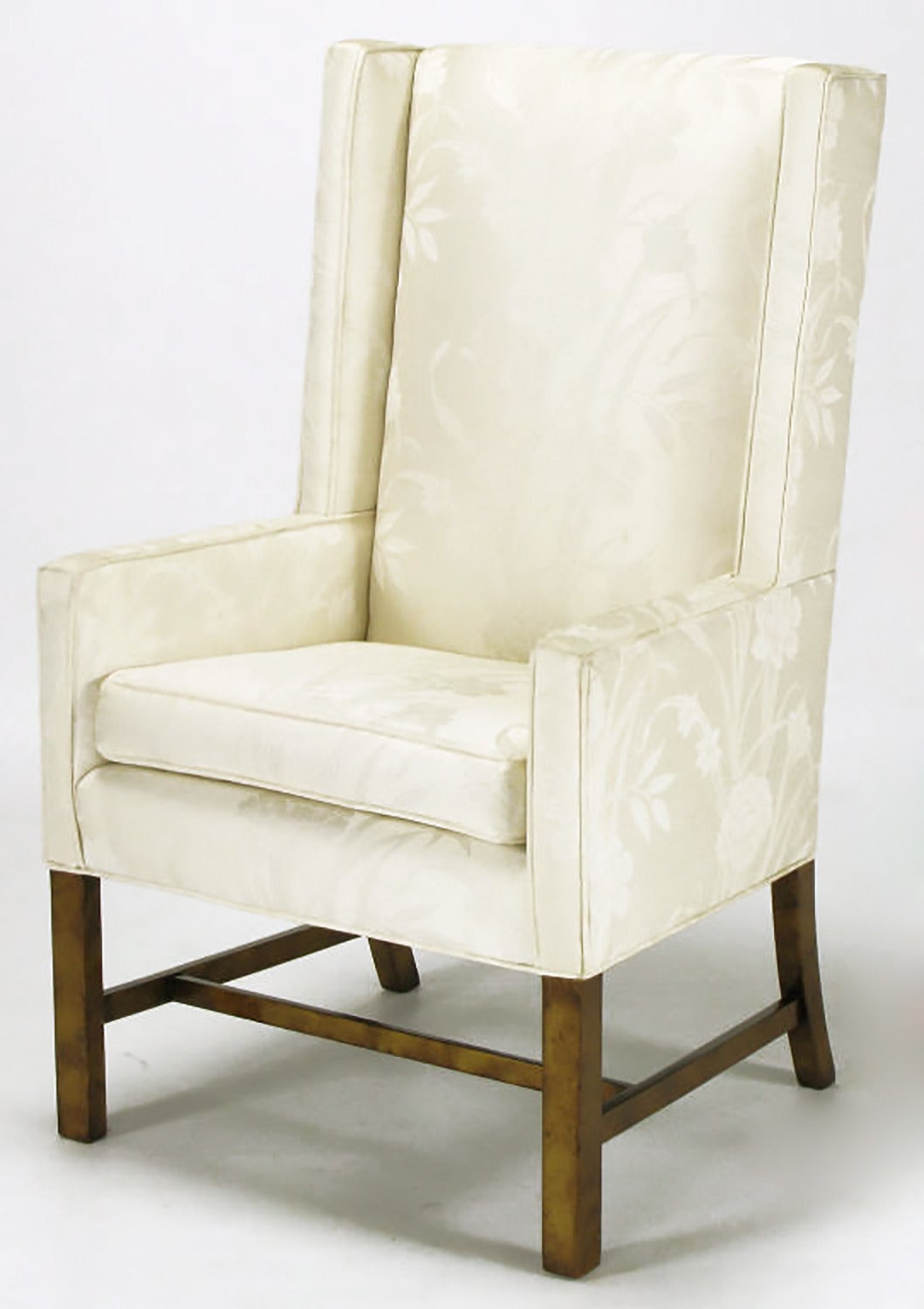 Pair of Sleek Wing Chairs in Cream Silk Damask In Good Condition In Chicago, IL