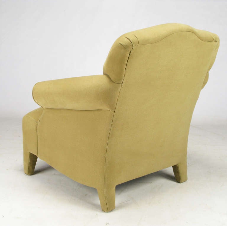 Neotraditional Fully Upholstered Camel Ultra Suede Lounge Chair In Excellent Condition For Sale In Chicago, IL