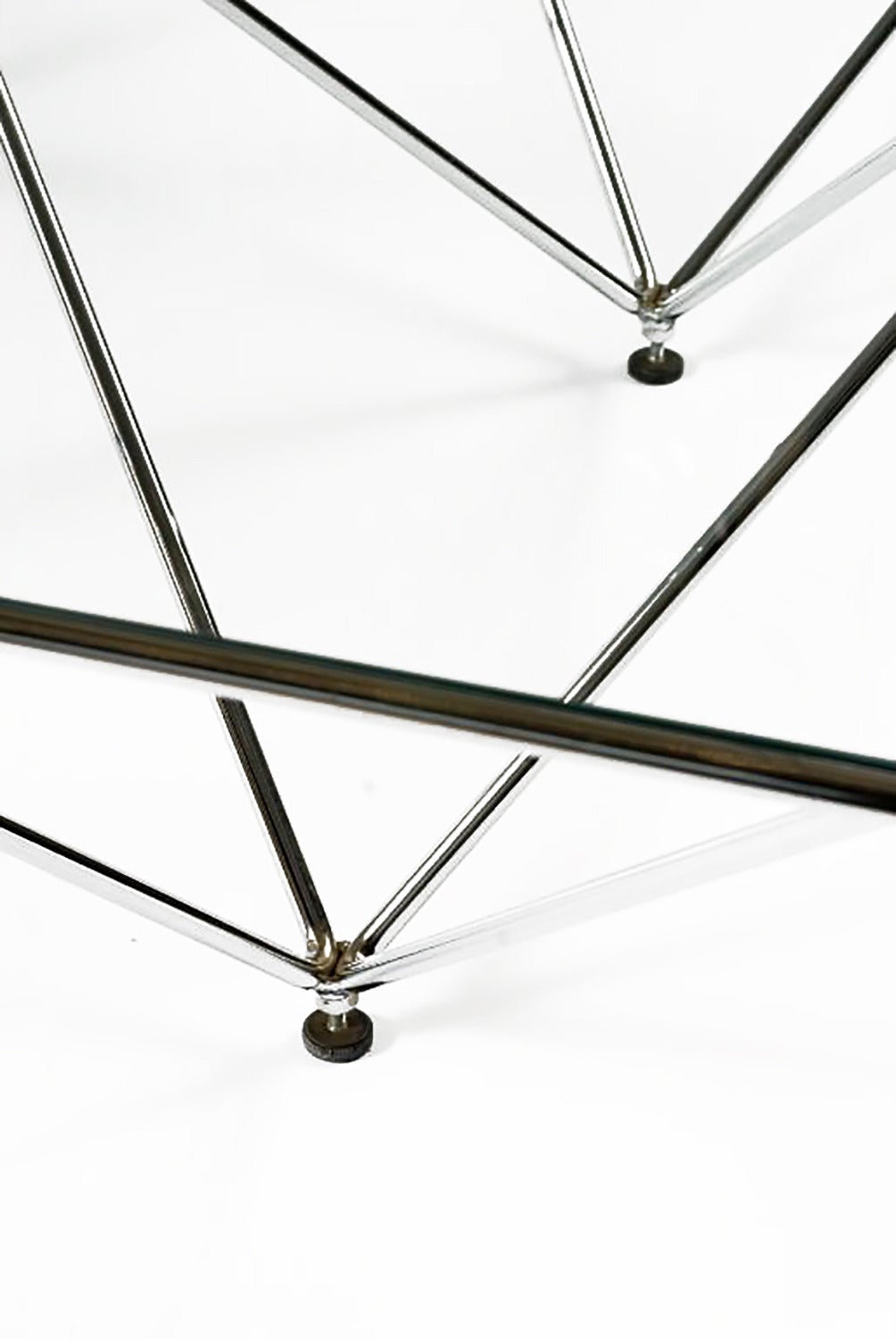 Chromed Steel Pyramidal Base Coffee Table after Paolo Piva In Good Condition For Sale In Chicago, IL