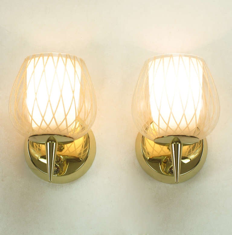 Pair of Gerald Thurston for Lightolier Etched Glass and Brass Sconces In Excellent Condition For Sale In Chicago, IL