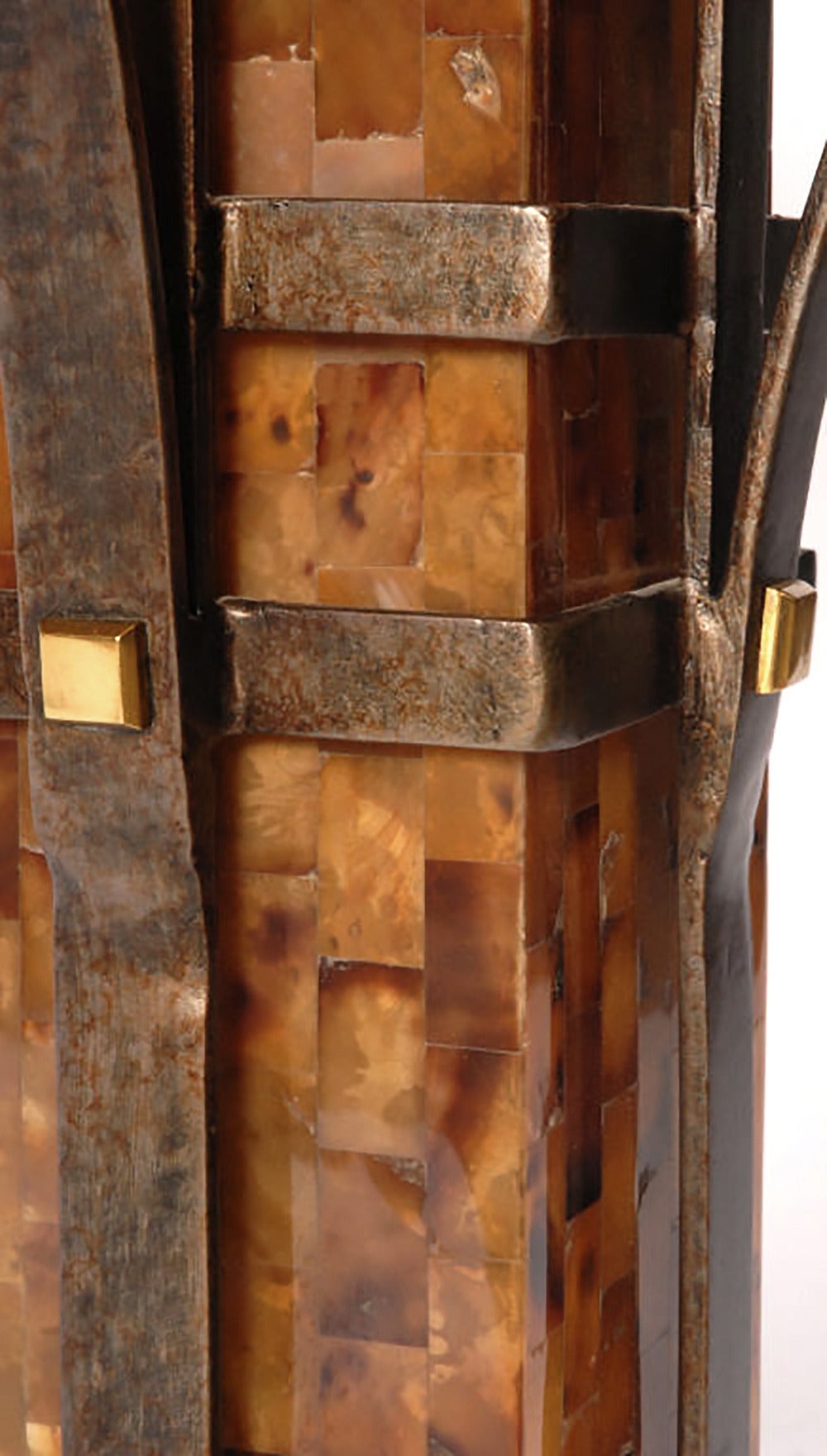 Paar Tischlampen aus mosaikartig eingelegtem Horn und Eisen von Maitland-Smith im Zustand „Gut“ im Angebot in Chicago, IL