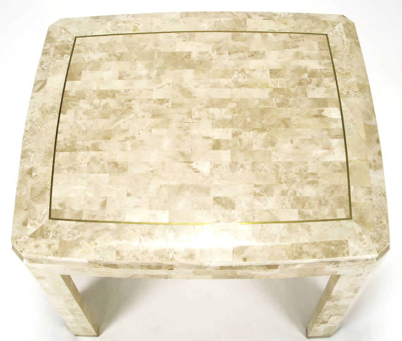 Table d'appoint en pierre fossile tessellée et laiton incrusté Excellent état - En vente à Chicago, IL