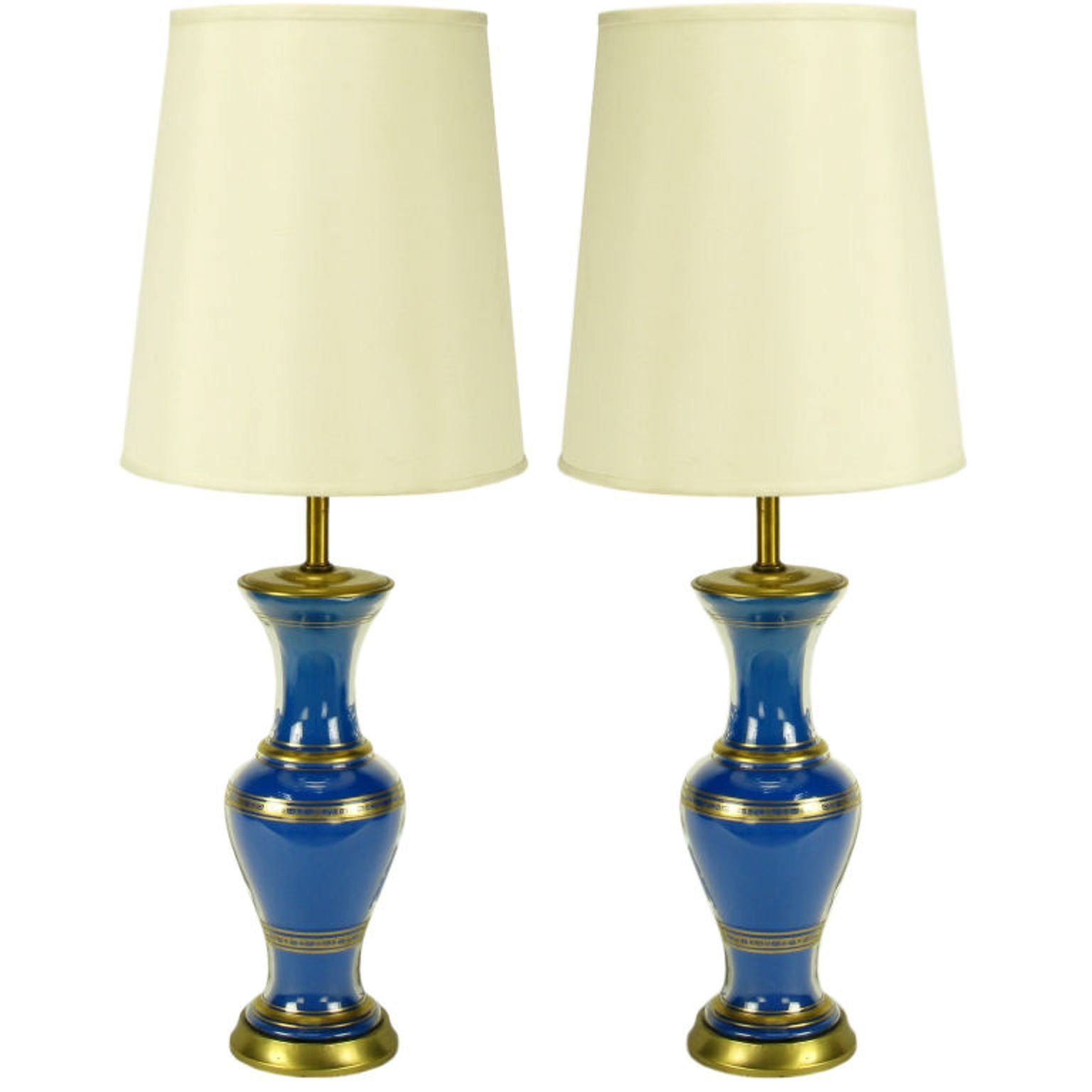 Paire de lampes de bureau Frederick Cooper en verre bleu royal doré à feuilles dorées