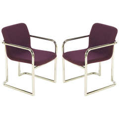 Paire de fauteuils à oreilles en chrome et laine violette