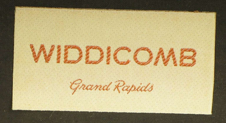 Paar Widdicomb-Sessel aus ebonisiertem Holz und safranfarbener Polsterung im Angebot 3