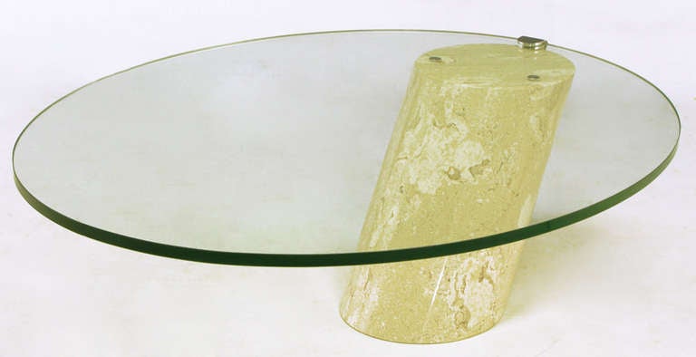 Table basse ovale en marbre et verre en porte-à-faux dans le style de Brueton Excellent état - En vente à Chicago, IL