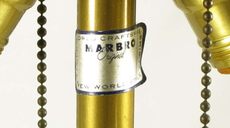 Paire de lampes de bureau Marbro en forme de balustre doré en vente 1