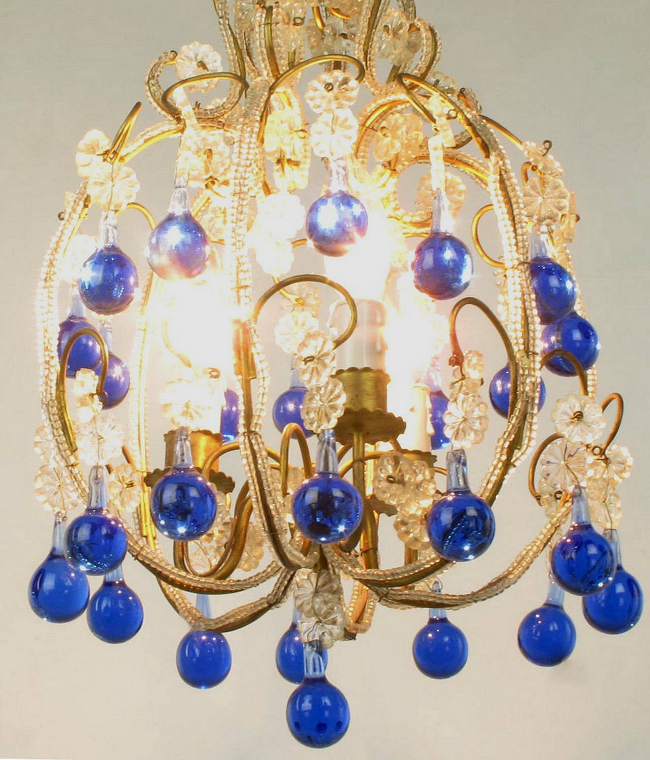 Genovese Crystal Bead and Blue Murano Teardrop Italian Chandelier, circa 1940s In Excellent Condition In Chicago, IL