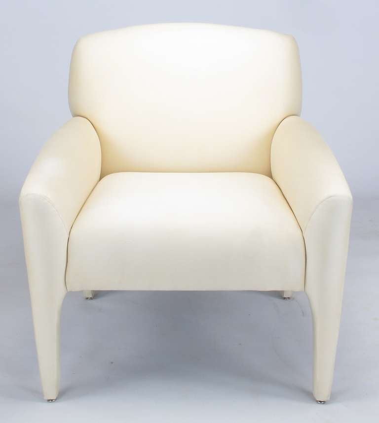 20th Century Pair of Lounge Chairs in Ivory Silk For Sale