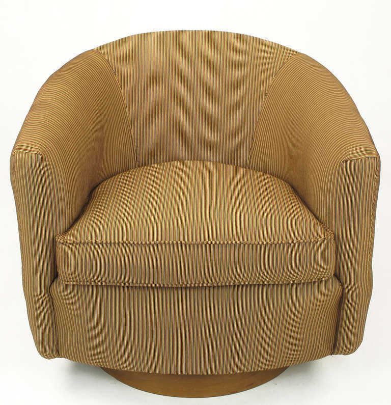 American Pair of Milo Baughman Attributed Barrel-Back Swivel Lounge Chairs