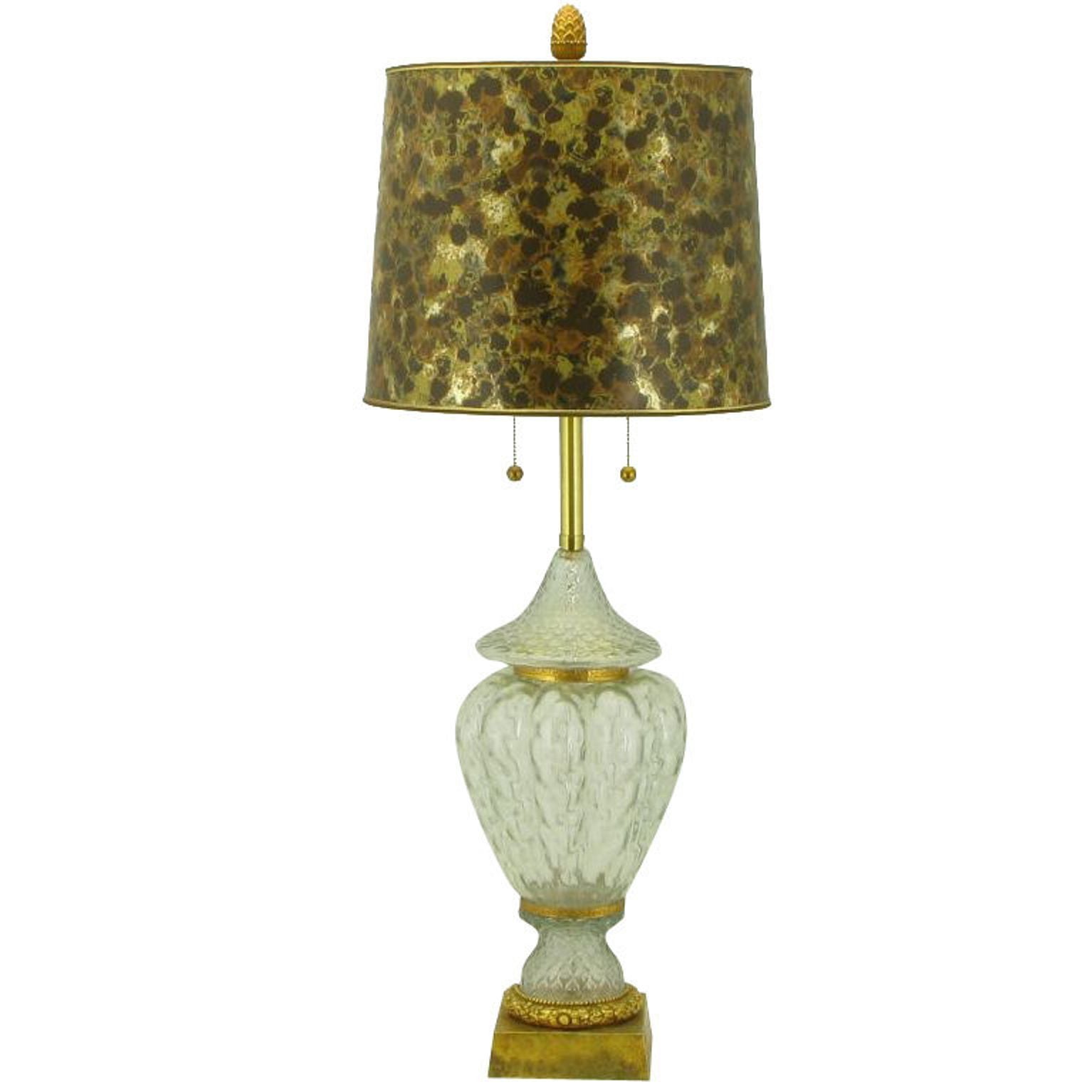 Lampe de bureau vase en cristal Marbro avec garniture en laiton en vente