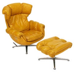 Retro Overman Egg Form Swiveling Lounge Chair & Ottoman