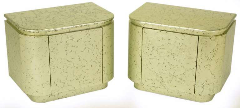 Mid-Century Modern Pair of Champagne Gilt and Flecked Radius Edge Nightstands For Sale